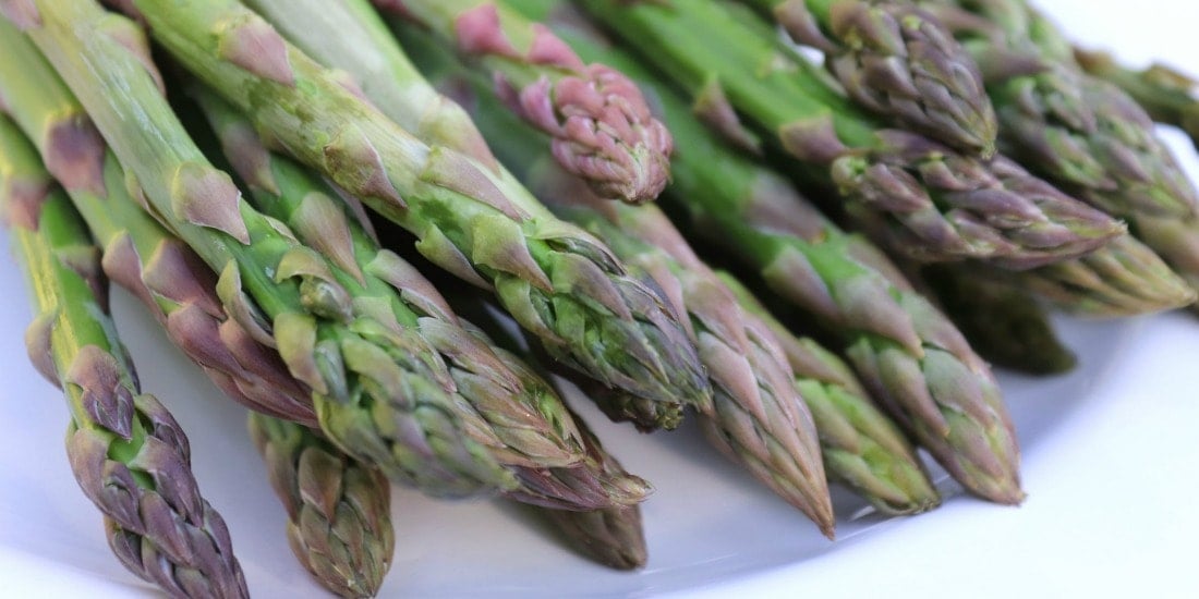 A plate of asparagus