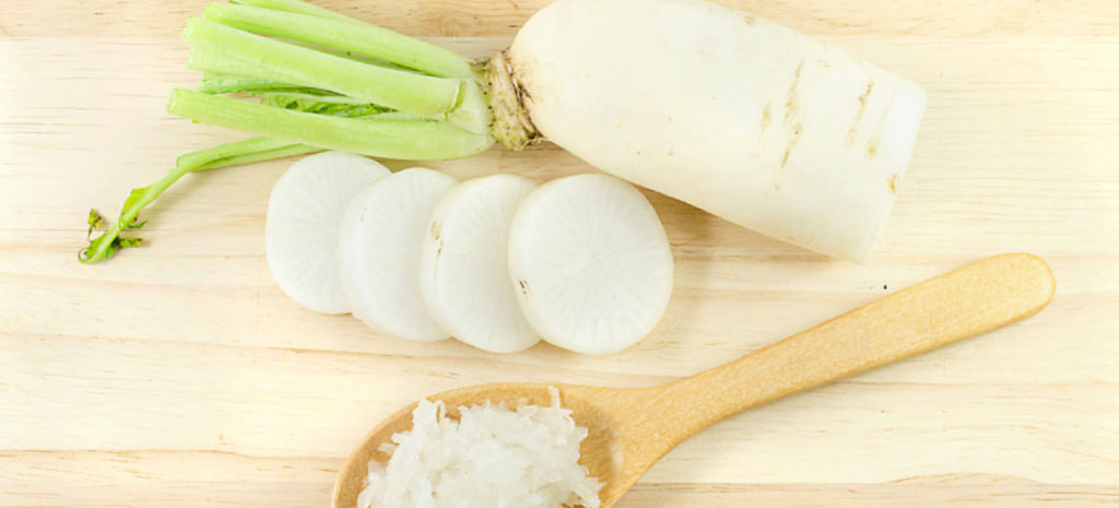 5 Best Daikon Radish Substitutes [+ Video]