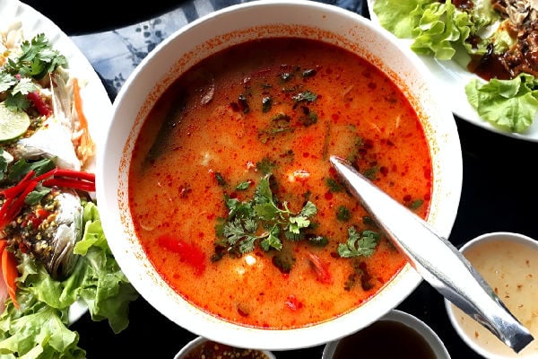 Tom Yum Vs Tom Kha - What's The Difference?