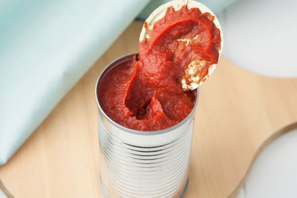 Tomato paste in a can