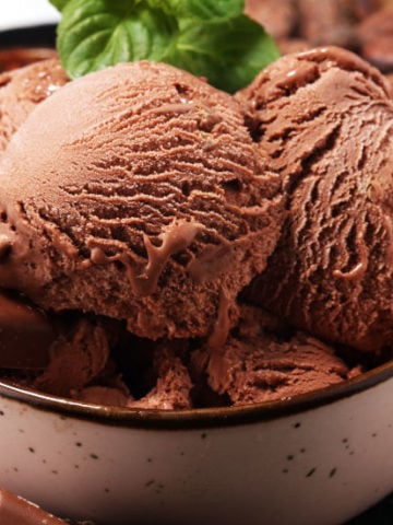 How To Make Chocolate Ice Cream [+6 Tips]