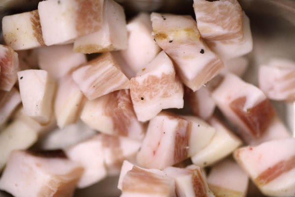 Cubes of uncooked guanciale