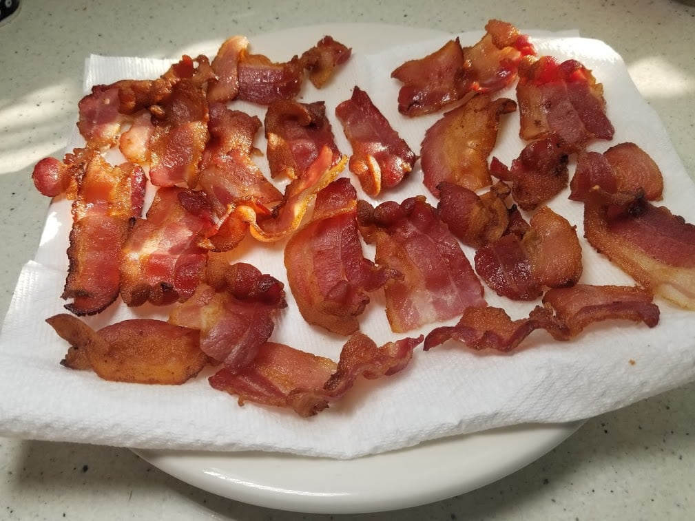 https://tastylicious.com/wp-content/uploads/2020/12/Bacon-cooked.jpg