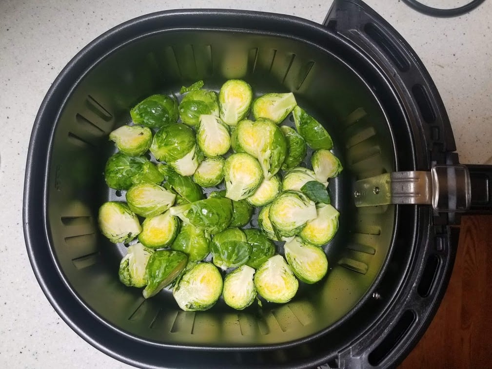 https://tastylicious.com/wp-content/uploads/2020/12/Brussel-Sprouts-uncooked.jpg