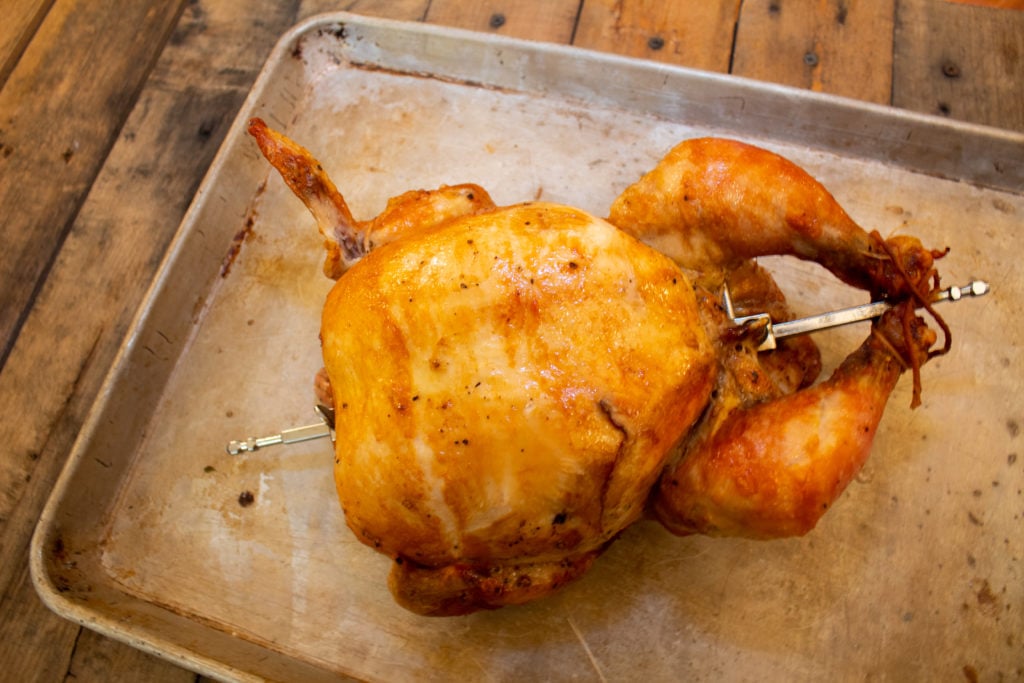 https://tastylicious.com/wp-content/uploads/2021/01/Roast-Chicken-Cooked-1024x683.jpg