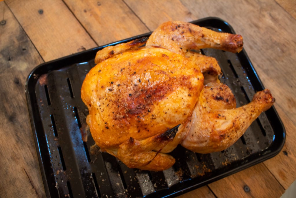 https://tastylicious.com/wp-content/uploads/2021/01/Roast-Chicken-Cooked-2-1024x683.jpg