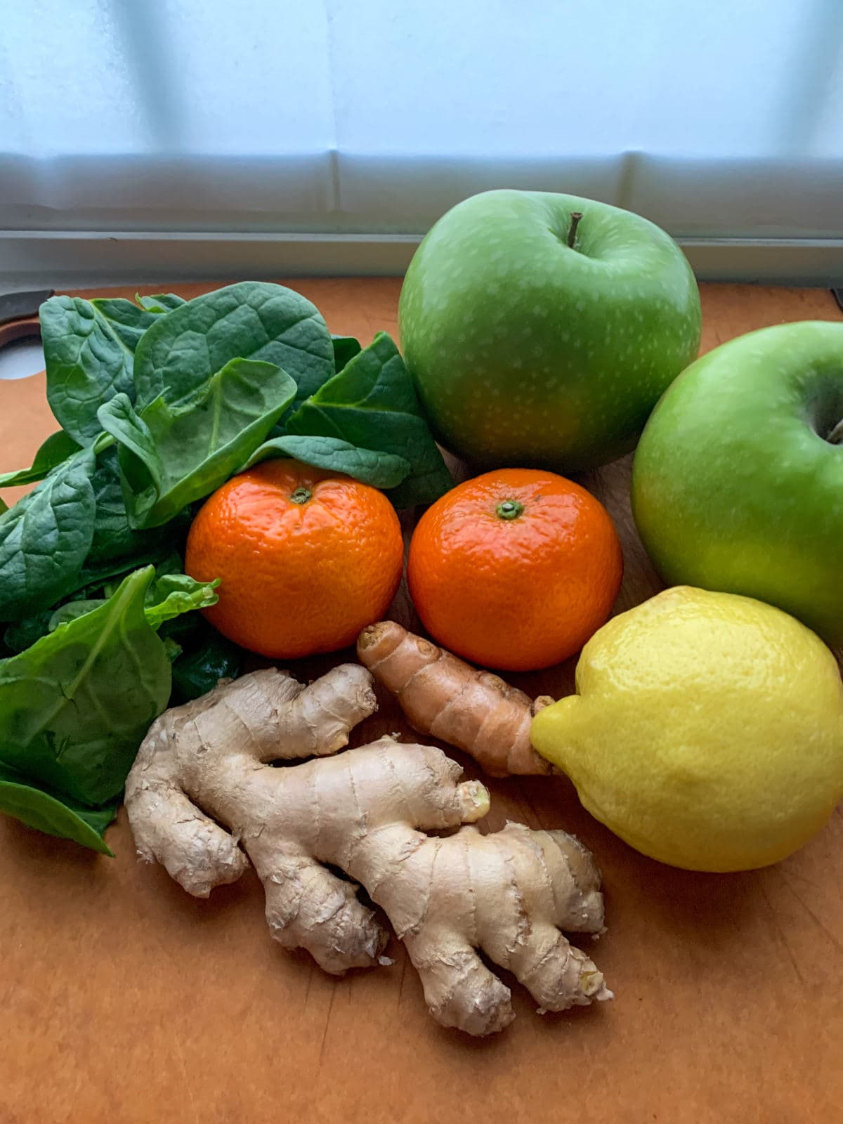 Immune system recipe with applease, turmeric, orange, spinach