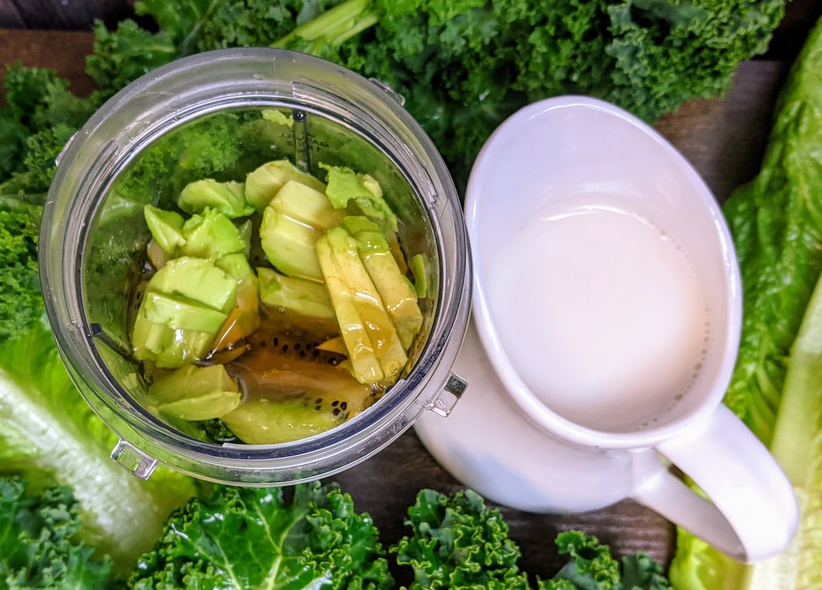 In the blender - Kiwi, avocado, greens