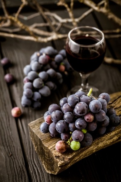 Are grapes a laxative?