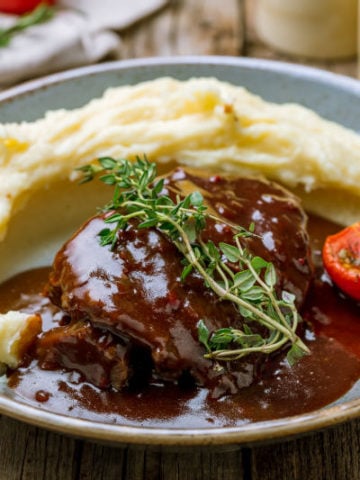 8 Best Substitutes For Beef Cheeks