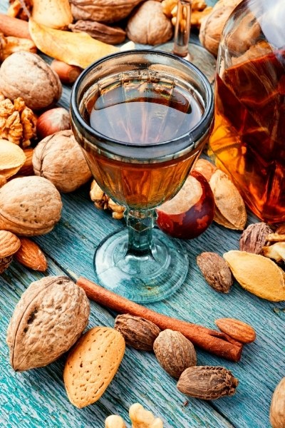 Hazelnut extract or liqueur