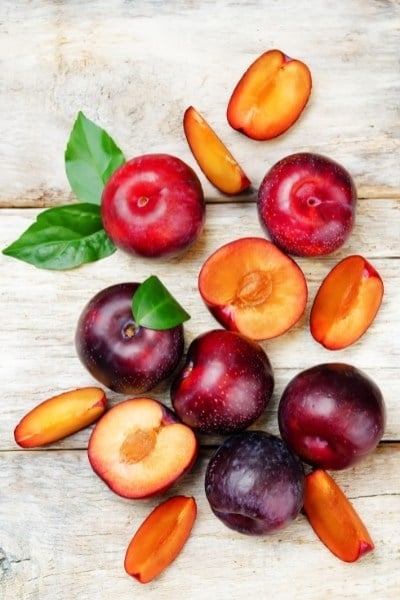 How healthy are plums?