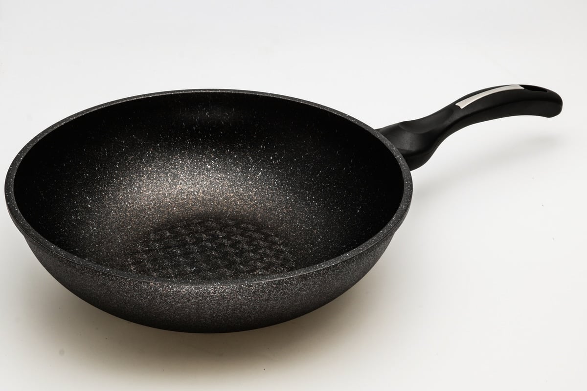 ceramic coated cast iron frying pan