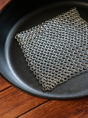 chainmail scrubber for cast iron cookware