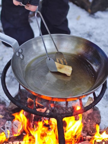 seasoning a carbon steel pan