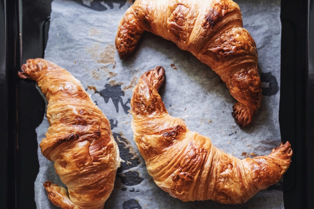 Can You Put Wax Paper in the Oven? Tastylicious