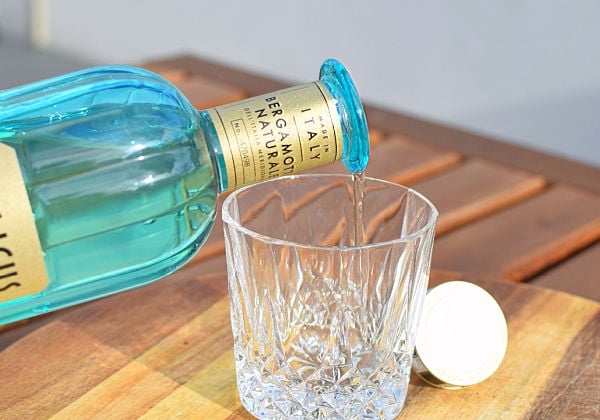 Pouring Italicus into a glass