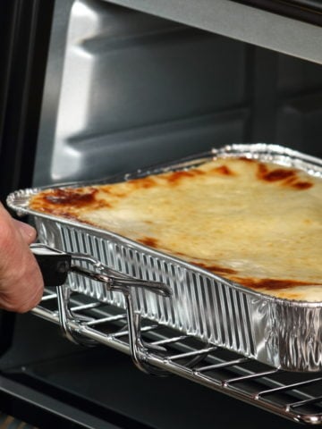 Can You Put Aluminum Foil in the Oven? The Dos and Don'ts
