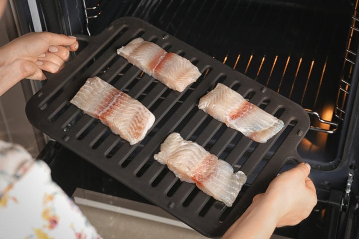 how to use a broiling pan