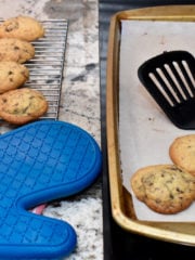 The 6 Best Oven Mitts for Cast Iron in 2024