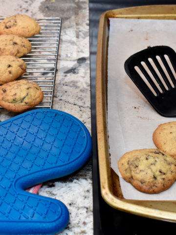 The 6 Best Oven Mitts for Cast Iron in 2022