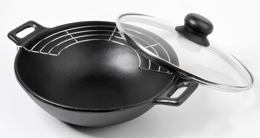 wok with glass lid