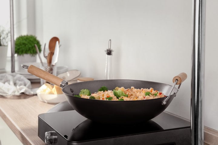 Wok On Electric Stove 720x480