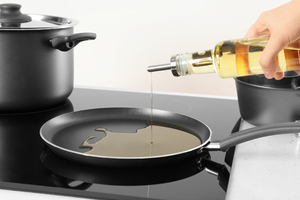 https://tastylicious.com/wp-content/uploads/2021/11/griddle-on-induction-top.jpg