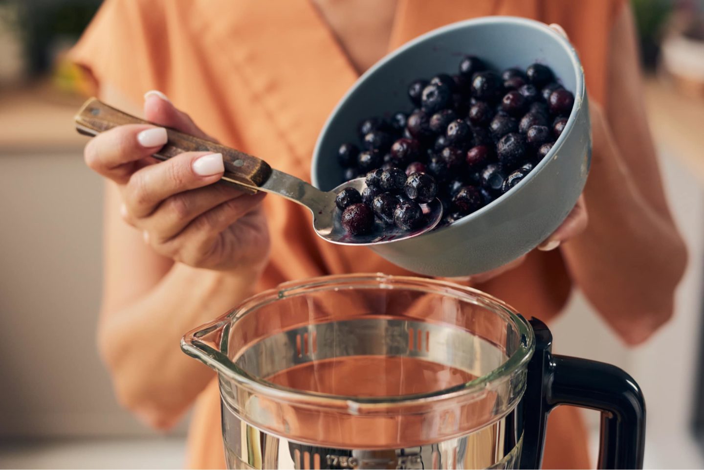 Making Blueberry Juice Using Blender