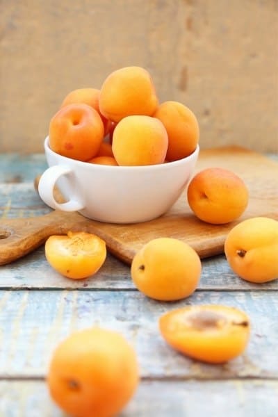 Apricots contain 272 mg of potassium