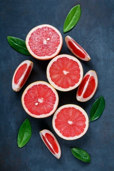 Grapefruit contains 332 mg of potassium