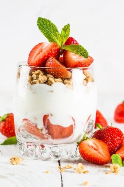 Greek Yogurt Parfait With Strawberries