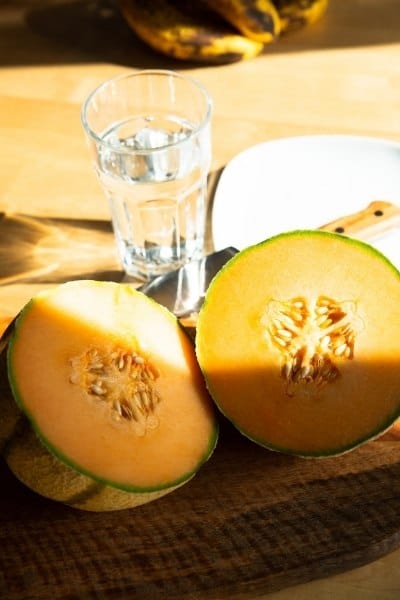 Honeydew melon contains 404 mg of potassium
