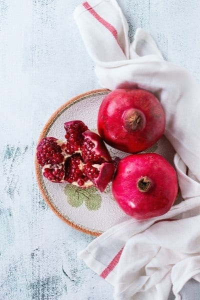Pomegranate contains 666 mg of potassium