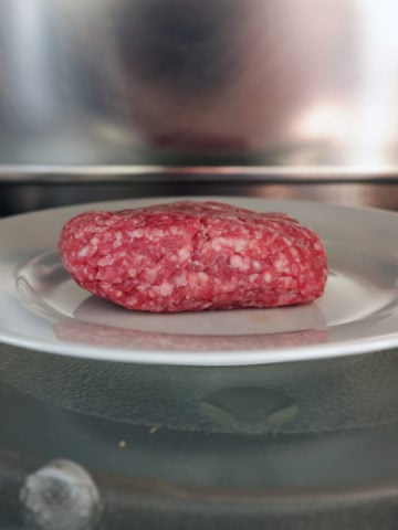 defrosting ground beef in the microwave oven
