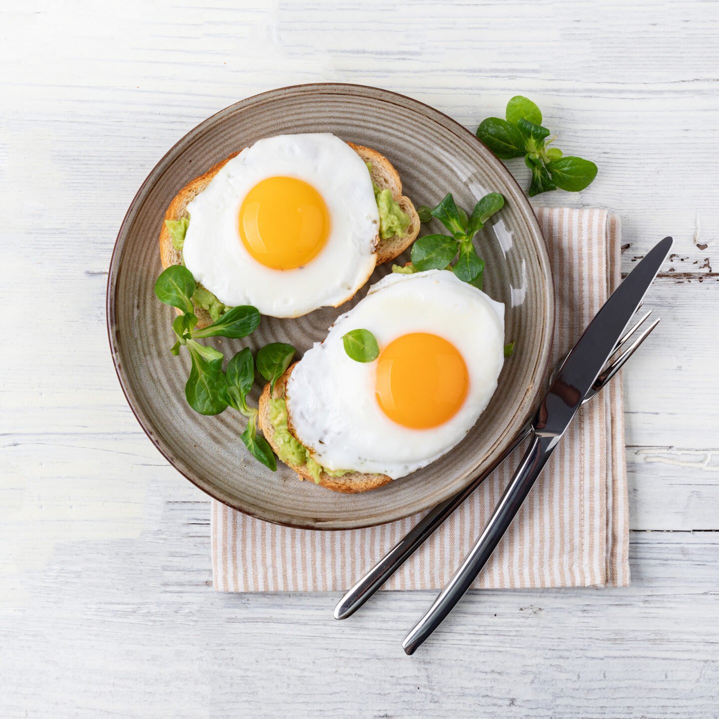 Why Do Eggs Give Me Heartburn? Tastylicious