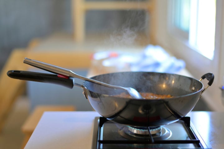 Wok On A Gas Stove 720x480