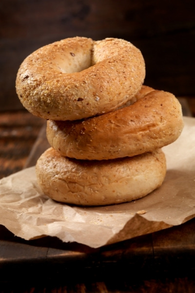 Health benefits of whole wheat bagels?