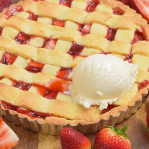 easy Italian strawberry crostata