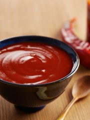 18 Best Sriracha Substitutes