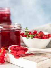 8 Best Currant Substitutes for Cooking and Baking