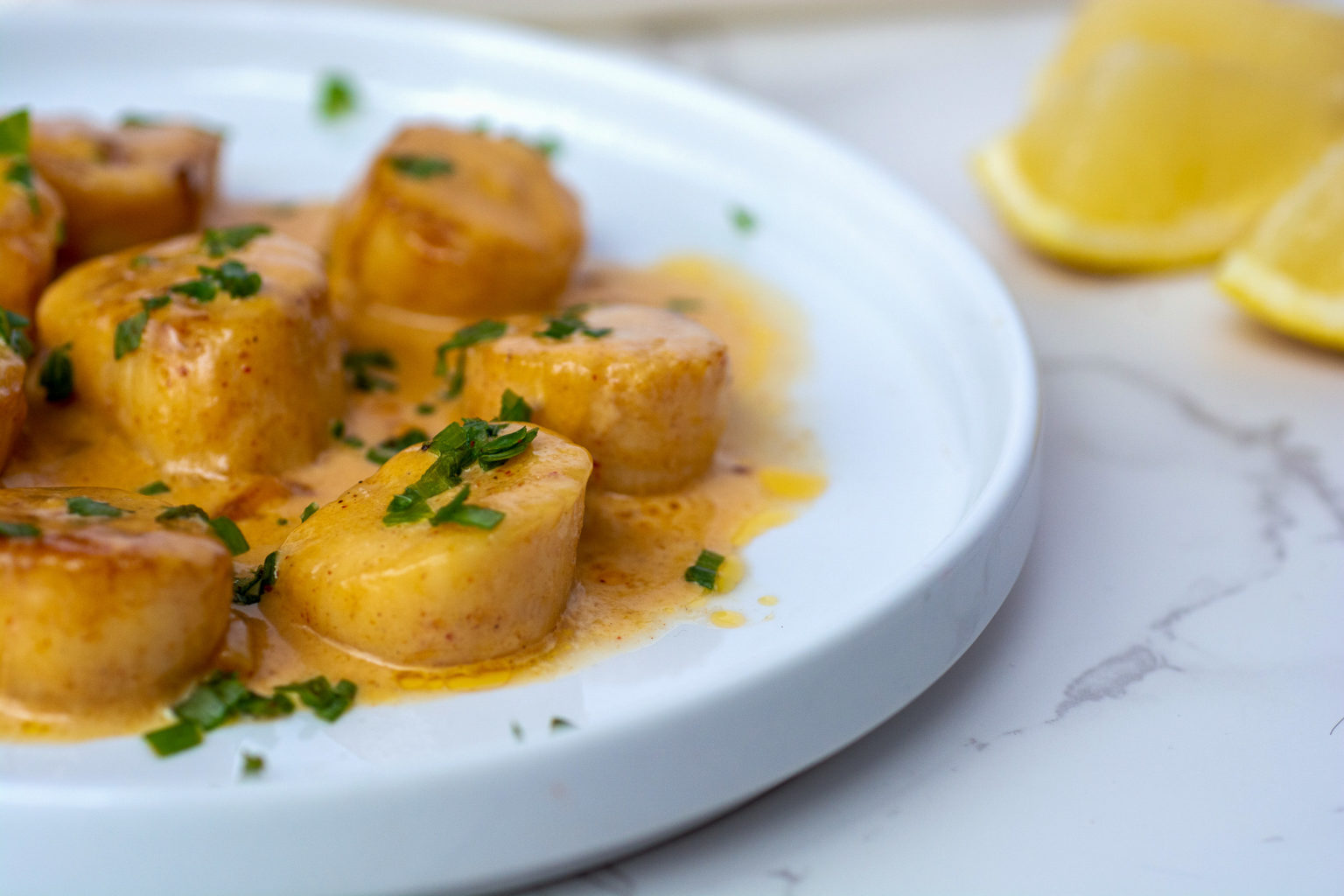 Keto Scallops with Garlic Cream Sauce Tastylicious