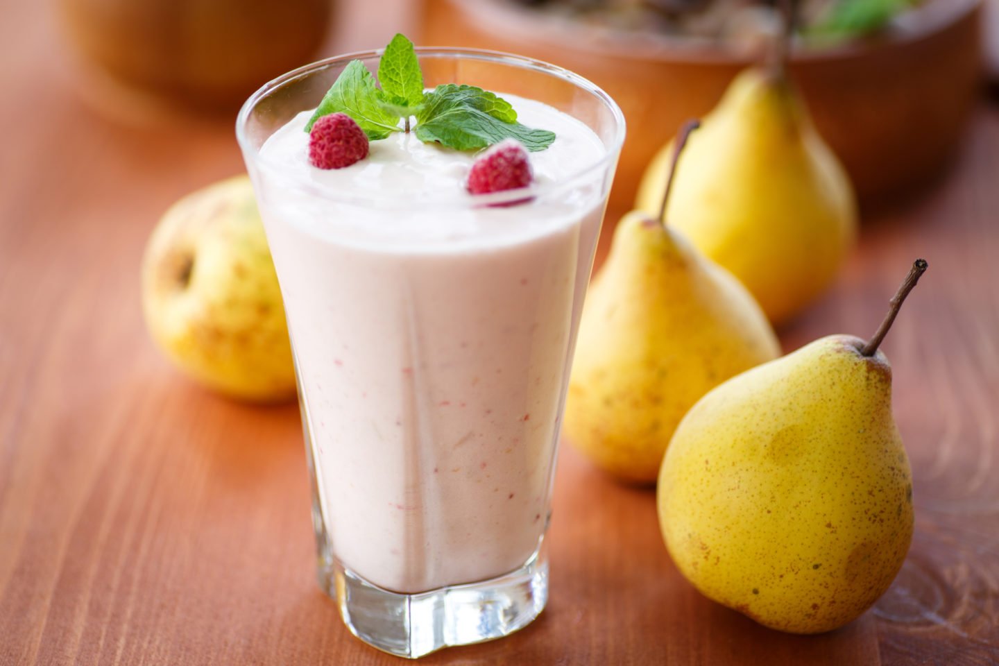 Pear Juice Smoothie With Strawberries