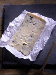 Comparing Gorgonzola vs. Blue Cheese