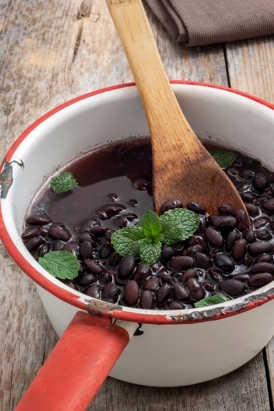 Is black bean soup low in FODMAPs?
