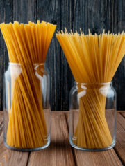 Bucatini vs Spaghetti (What's the Difference?)
