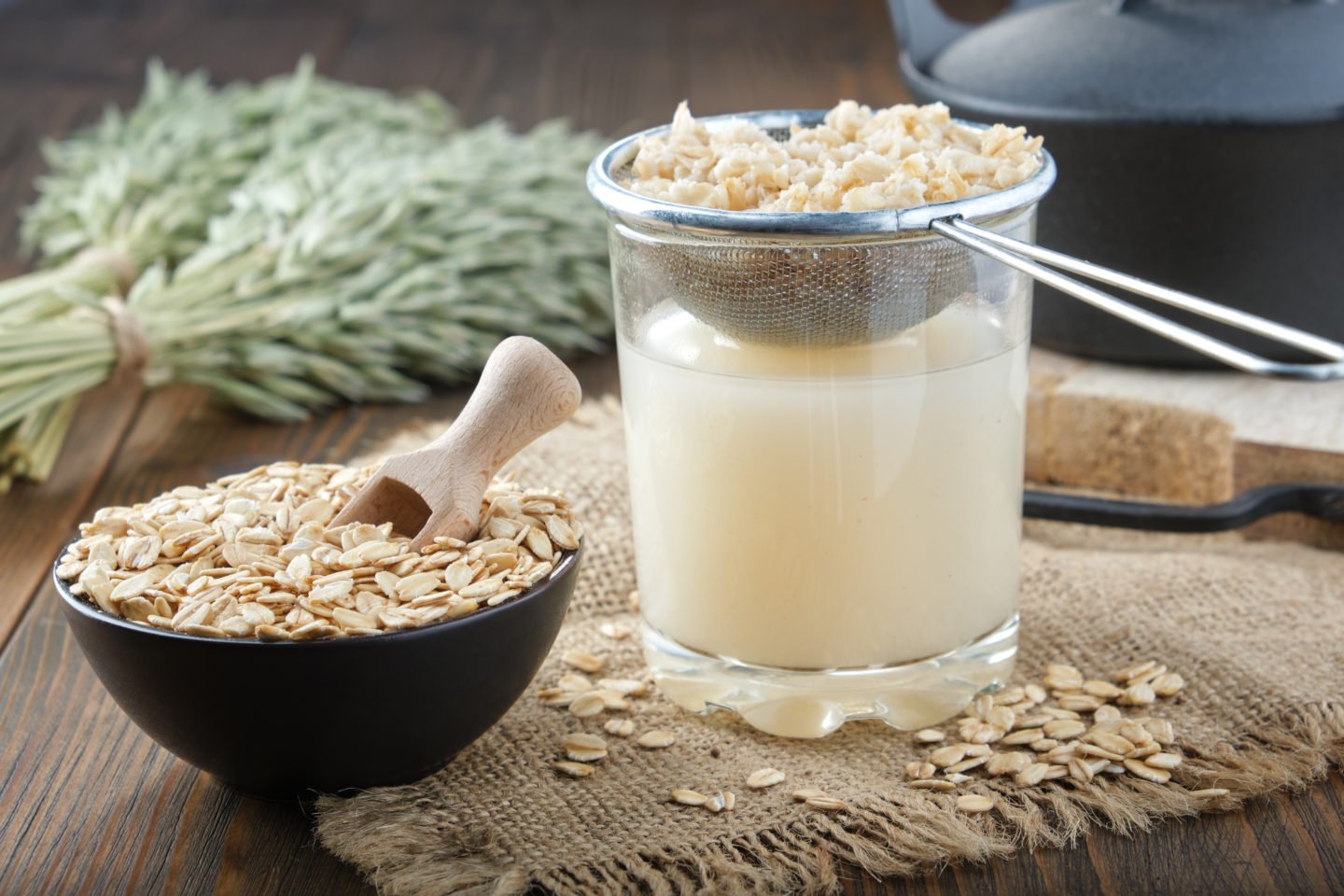 making oat milk by straining steel cut oats