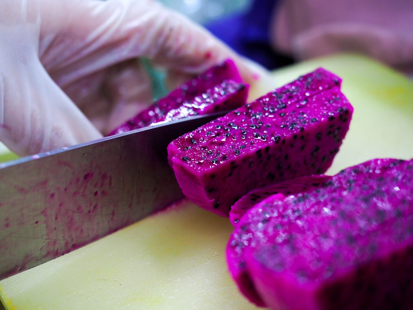 cutting dragon fruit