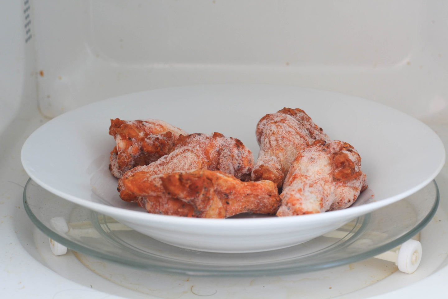 frozen chicken wings in microwave