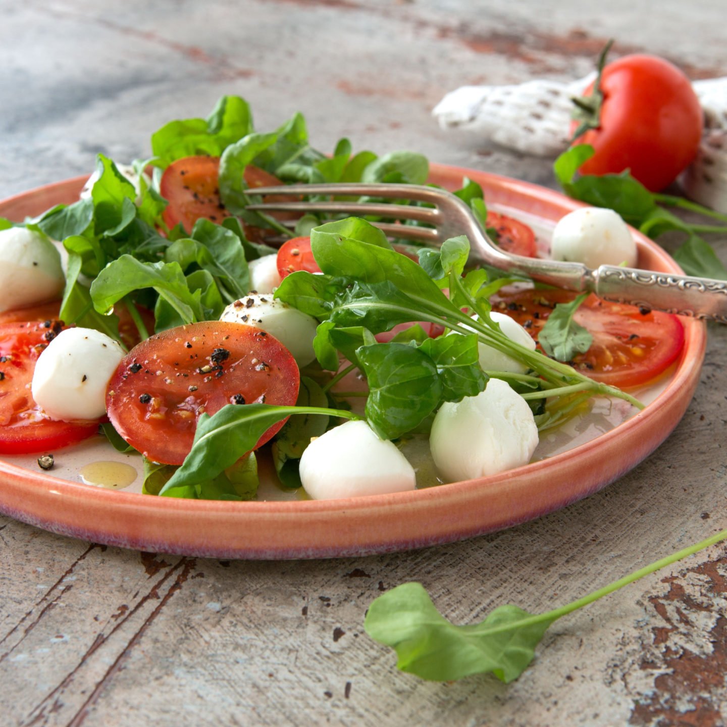 Arugula Salad With Tomatoes And Mozzarella